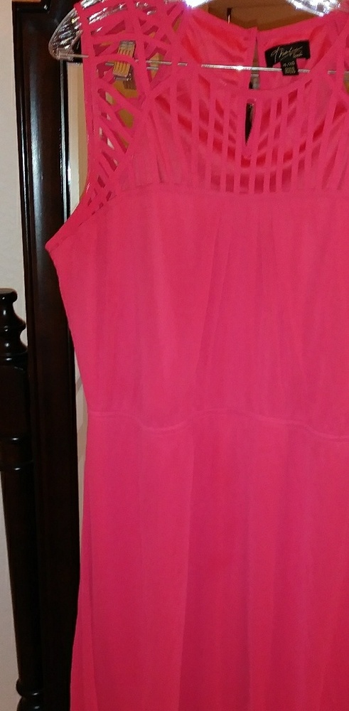 Dress - Picture 2 of 5